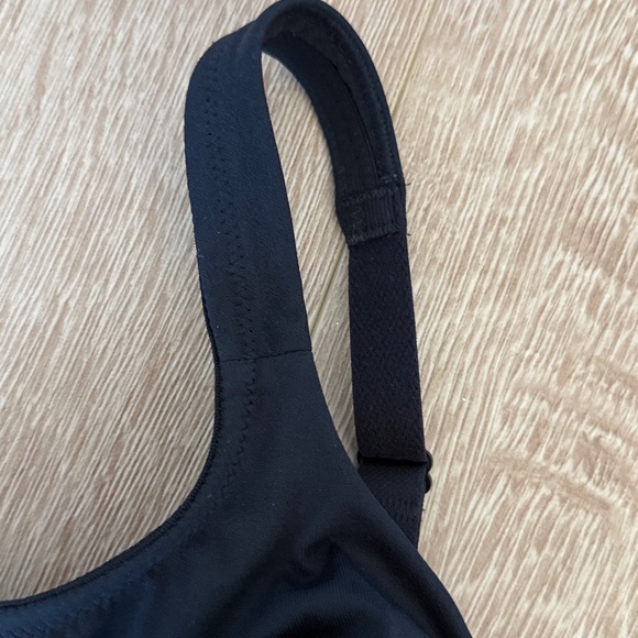 Victoria’s Secret Unlined Black Bra - Picture 2 of 4